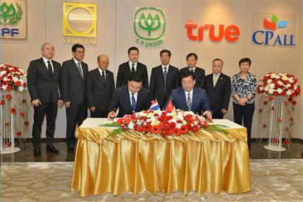 Chen Run’er met with Thai Deputy Prime Minister SomkidJatusripitak and witnessed the signing between HNCA and CP Group，Thai Smile Airways and Nok Airlines